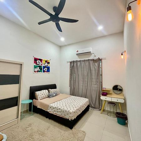 Comfort 36 Entire House At Alma Bukit Mertajam Luaran gambar