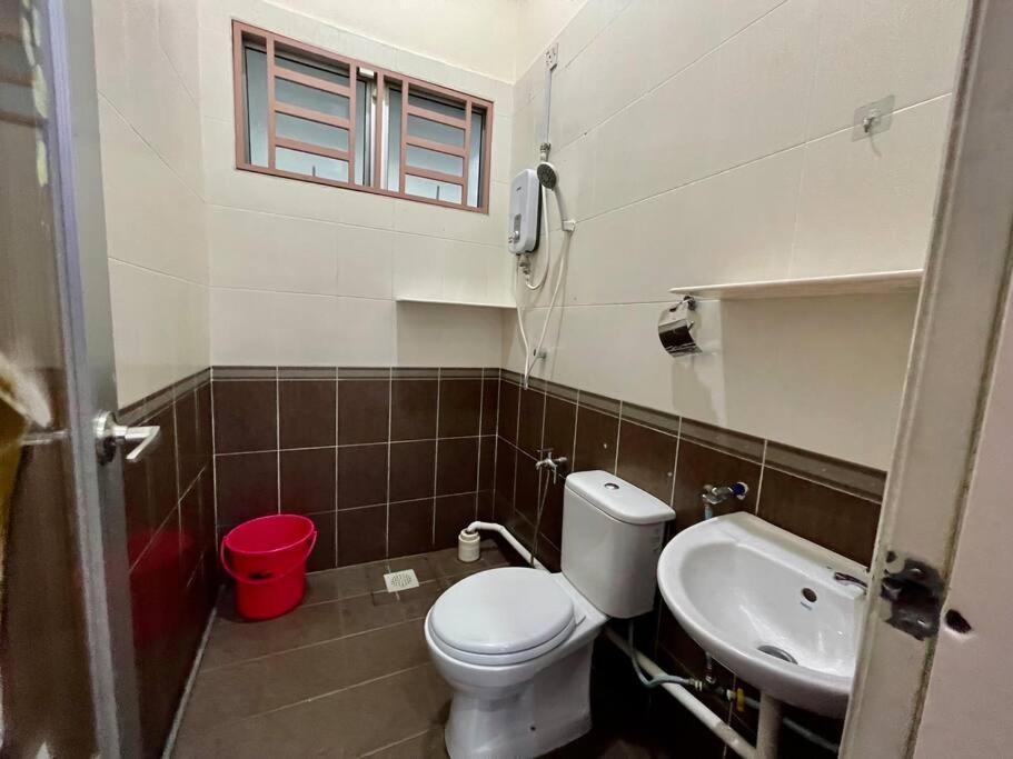 Comfort 36 Entire House At Alma Bukit Mertajam Luaran gambar