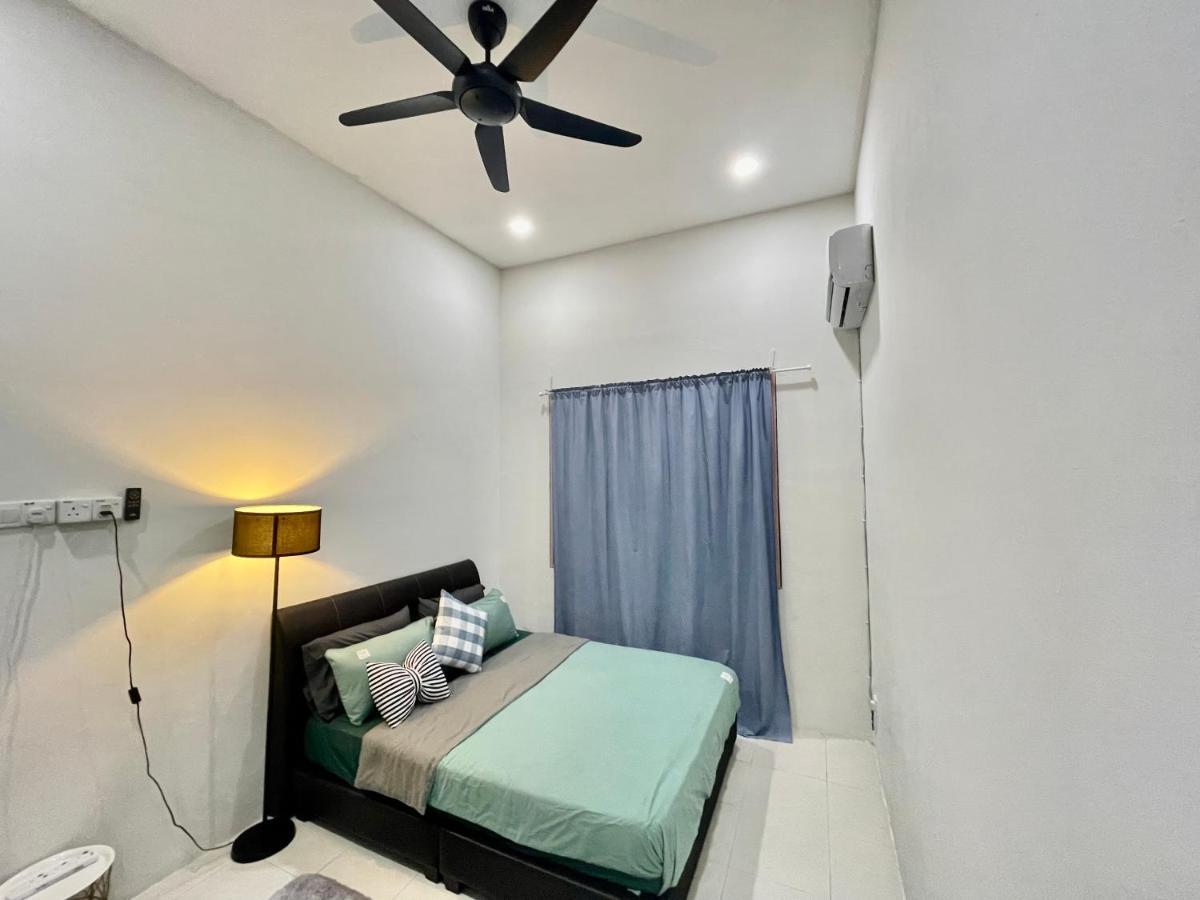 Comfort 36 Entire House At Alma Bukit Mertajam Luaran gambar