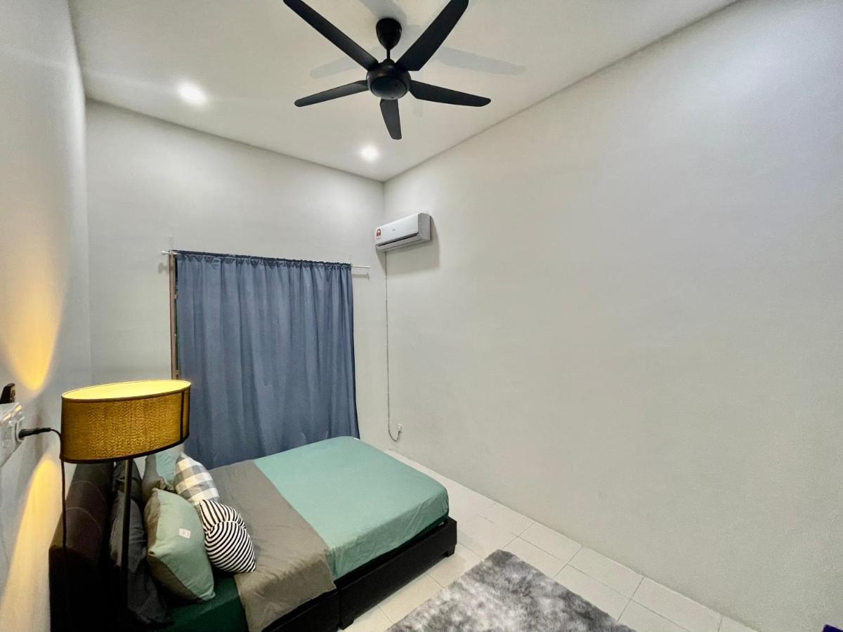 Comfort 36 Entire House At Alma Bukit Mertajam Luaran gambar