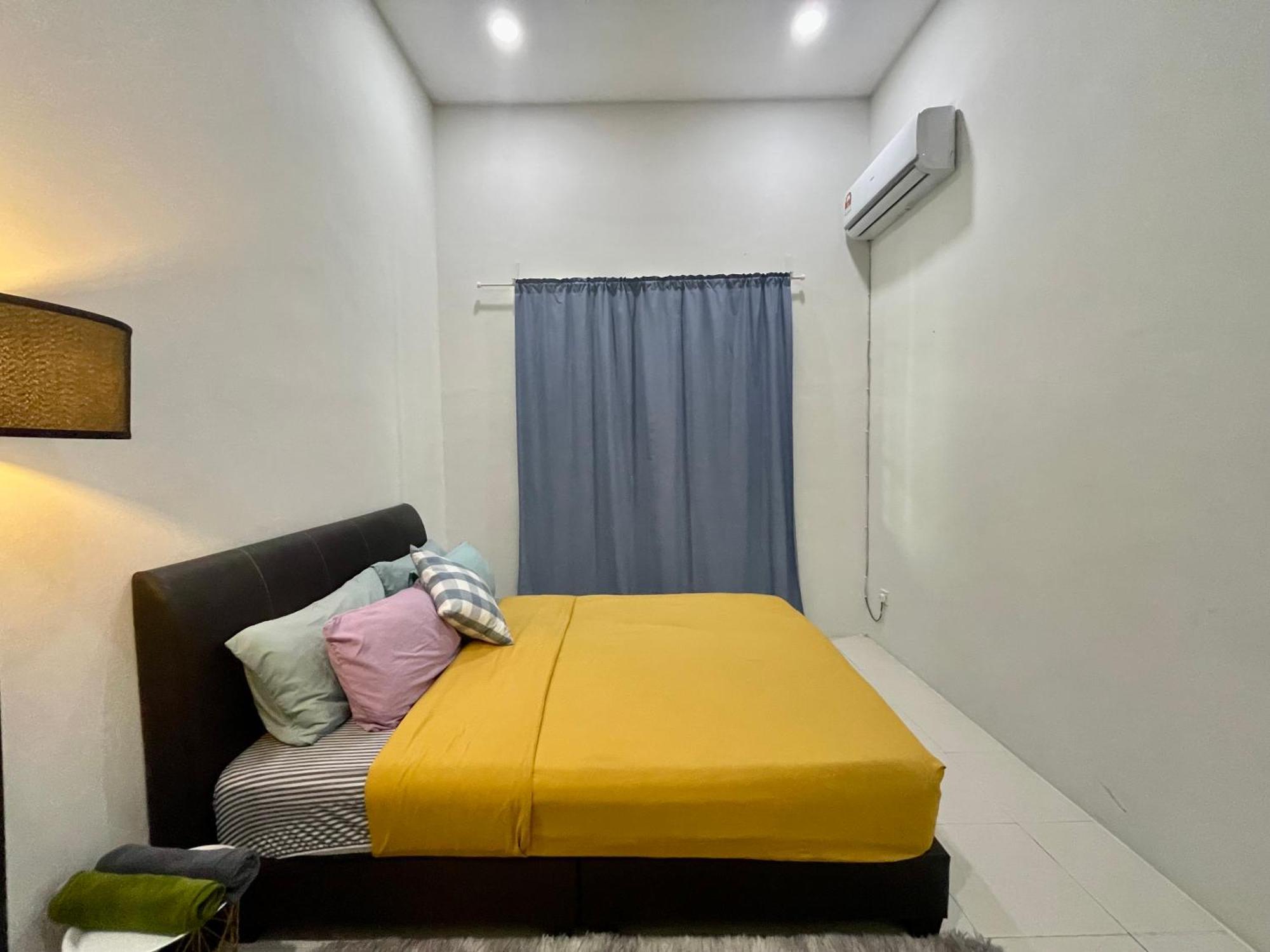 Comfort 36 Entire House At Alma Bukit Mertajam Luaran gambar