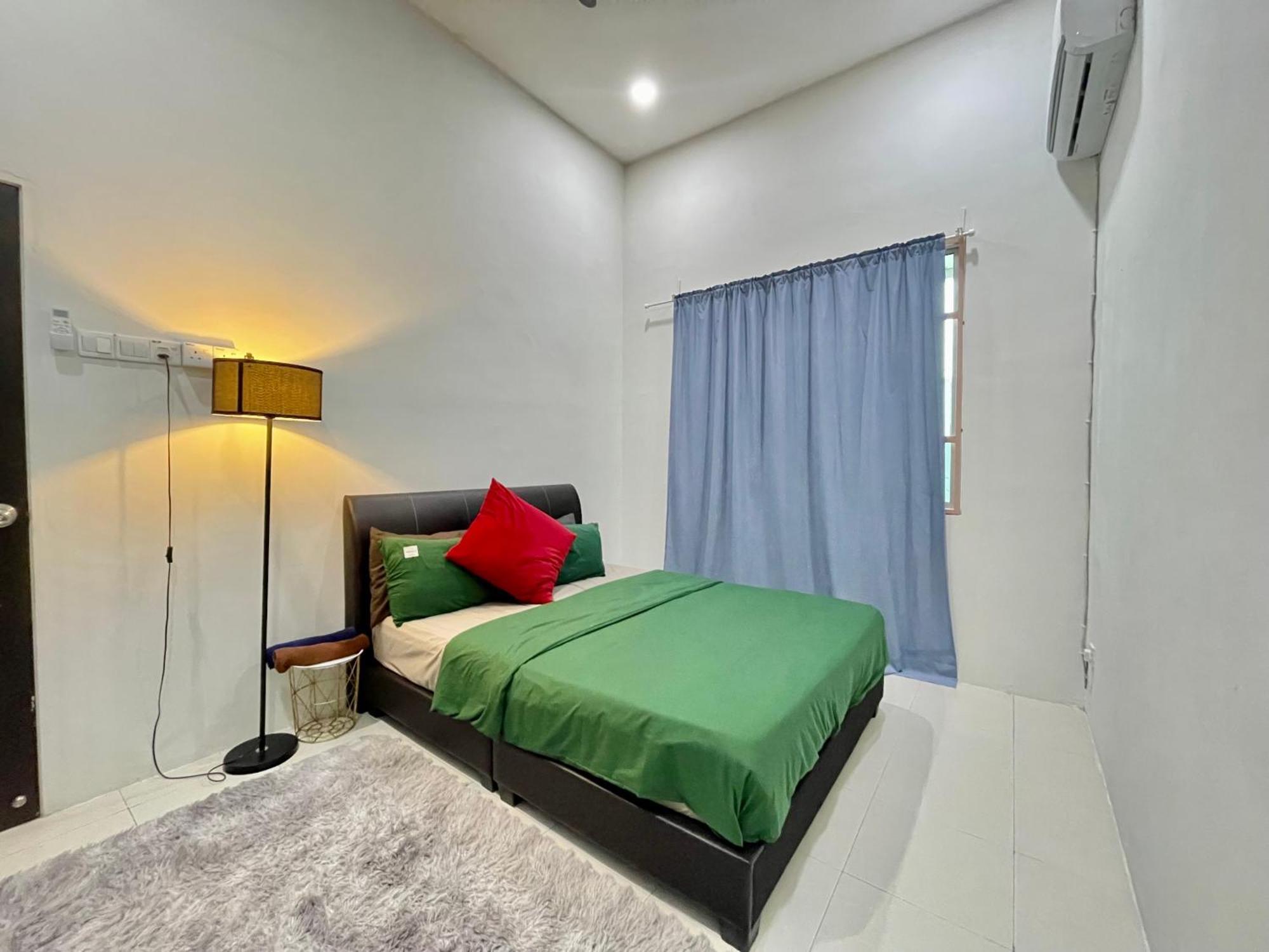 Comfort 36 Entire House At Alma Bukit Mertajam Luaran gambar