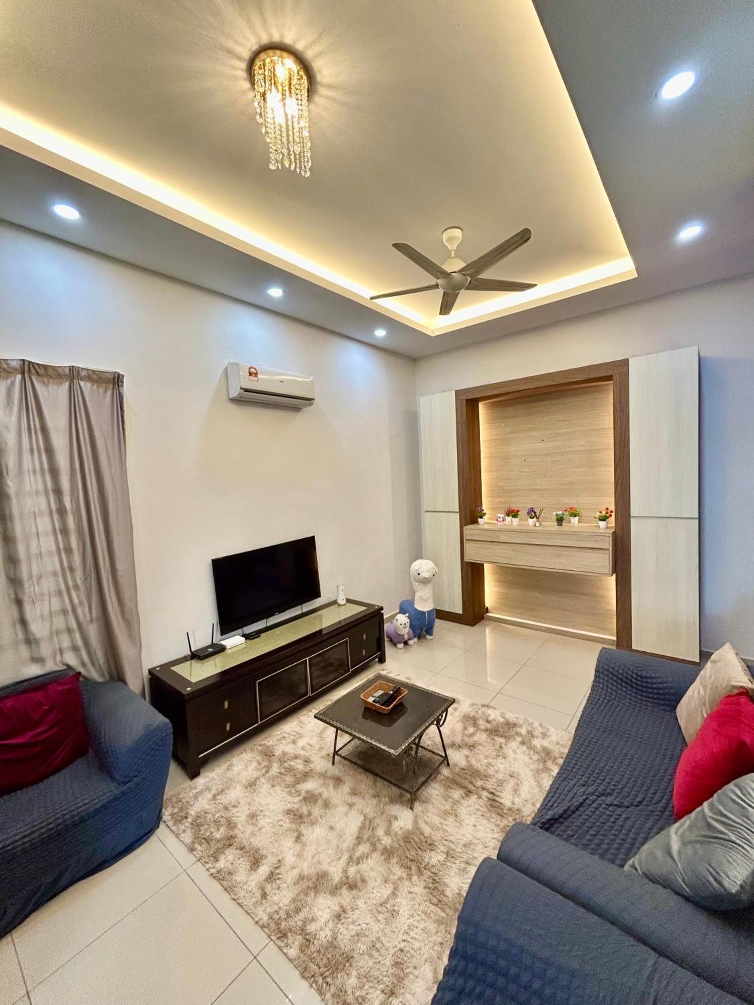 Comfort 36 Entire House At Alma Bukit Mertajam Luaran gambar