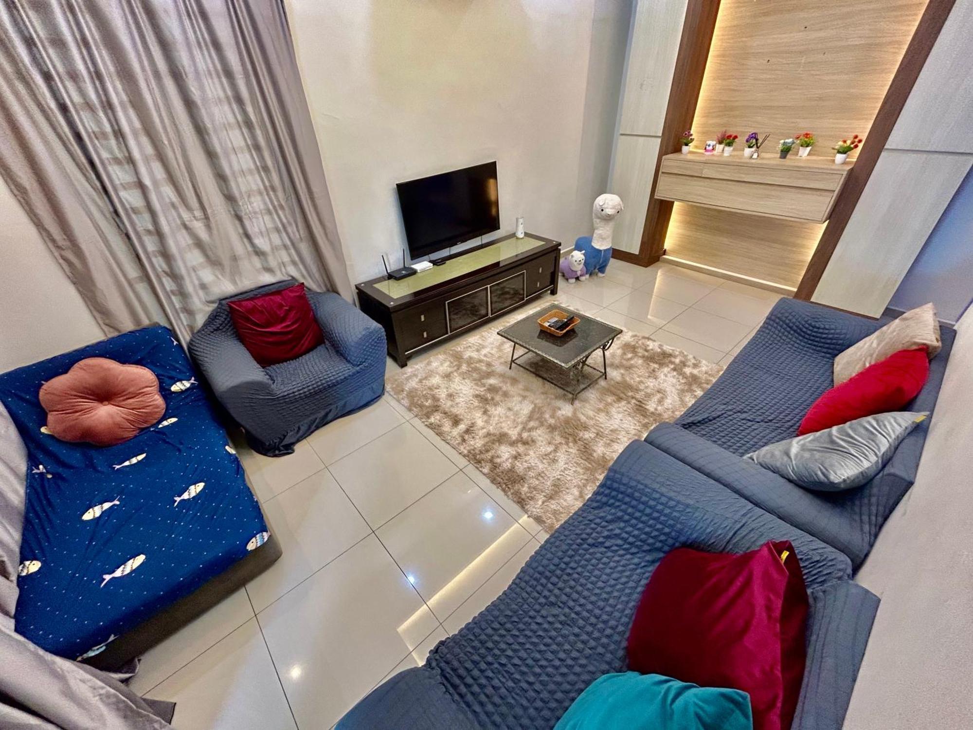 Comfort 36 Entire House At Alma Bukit Mertajam Luaran gambar