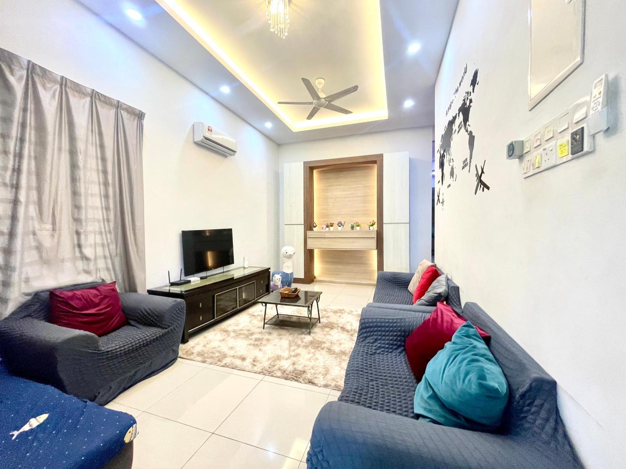 Comfort 36 Entire House At Alma Bukit Mertajam Luaran gambar
